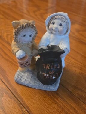 Dresden Dreamsicles 'Lion's Share' Figurine - White, Black & Tan